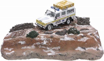 Land Rover Defender & diorama  1/43