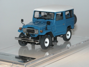 Toyota Land Cruiser 40 series  Blauw Blue   1/43