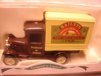 Leicester  2WZ Box Van  Baileys  1/43