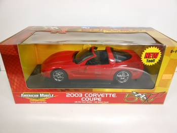 Chevrolet Corvette 2003 Cabrio Rood Red + dak panelen  1/18
