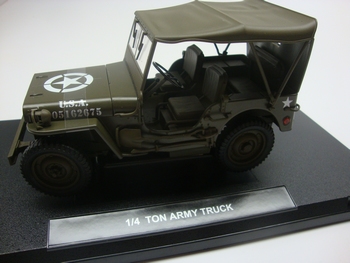 Jeep Willys US Army soft top  1945 leger groen  army green  1/18