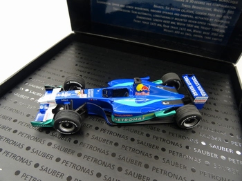 Sauber petronas  C212002 F,Massa - N,Heidfeld 2002 Red Bull  1/43
