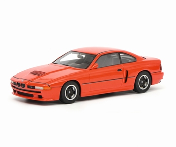 BMW  M8 Rood - Red  1/18
