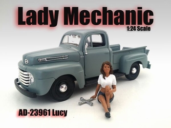 Lady mechanic Lucy  1/24
