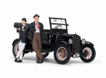 Ford 1925 zwart - black+ 2 figures  Laurel & Hardy   1/24