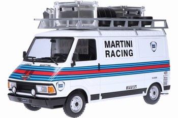 Fiat 242 Martini Racing - Lancia + roof rack + accessoires  1/18