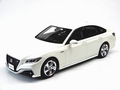 Toyota Crown 3,5 RS Advance Wit - White  1/18